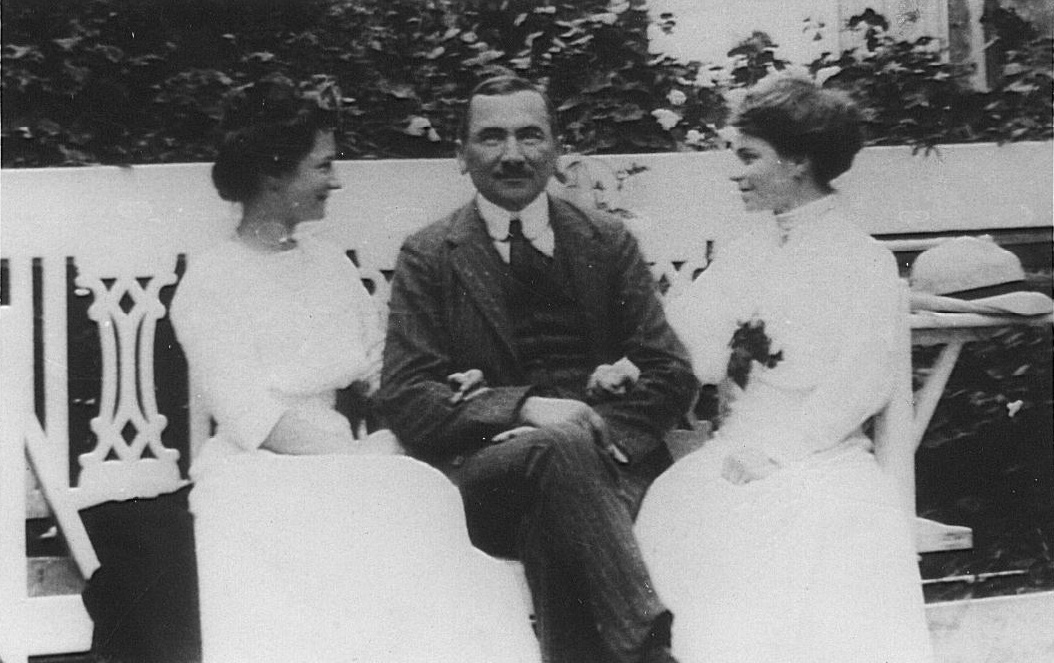 Z siostrami Lutosławskimi Marią i Izabellą Drozdowo 1908